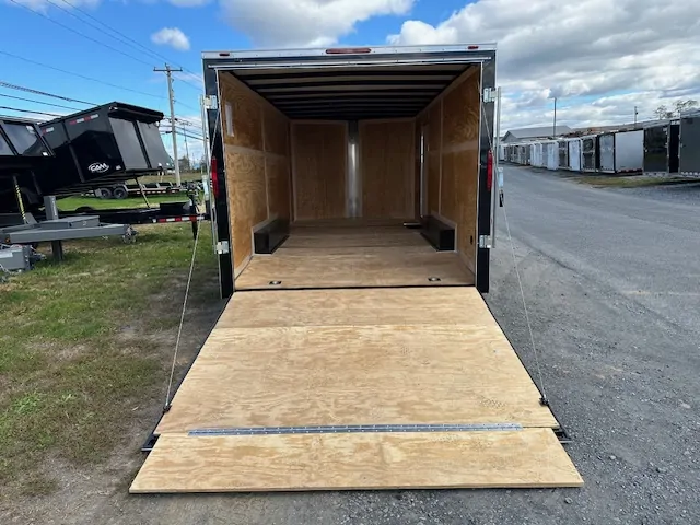 Homesteader 8.5 x 18 V-Nose Enclosed Car Hauler – Ramp Door - Image 6